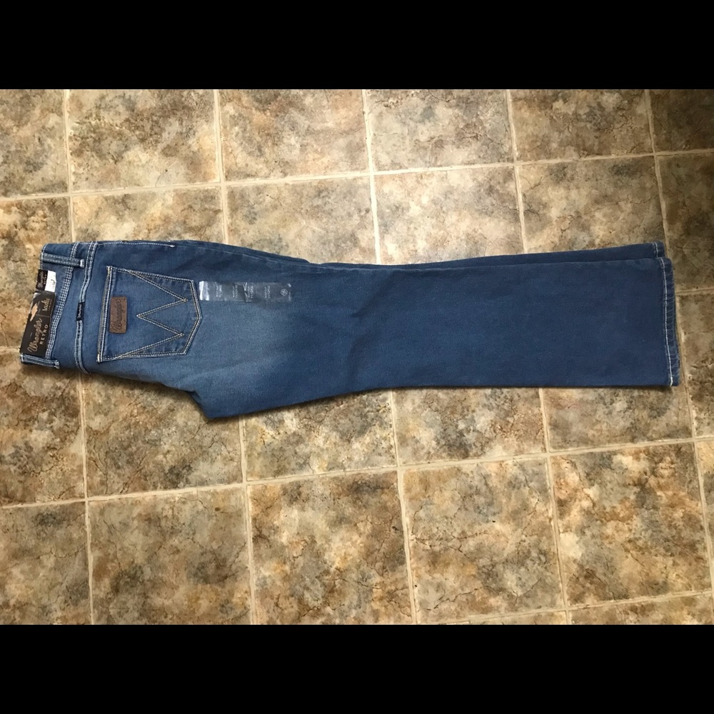Brand new wrangler sadie jeans
